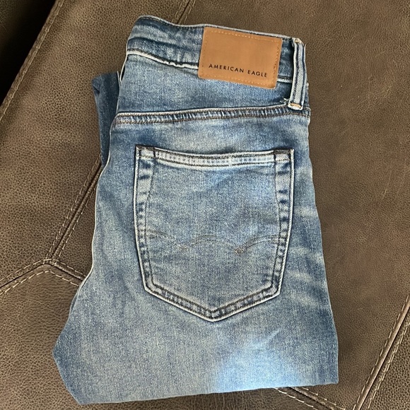 Like NEW!! Bundle 2 pair American Eagle Jeans - Picture 5 of 9